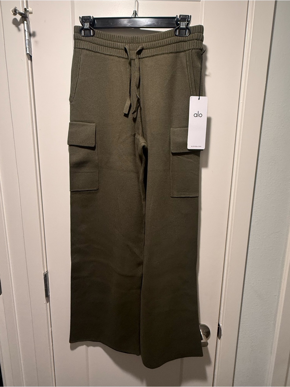 alo Scholar Knit High Waist Cargo Pants in Olive Green Size XS NWT -